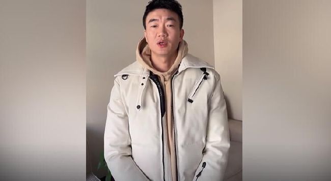 白丝老师一摸就出水